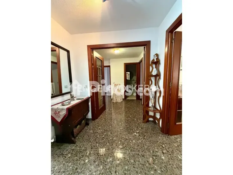 Hallway - Apartment with Stadium Views in Mestalla, Valencia