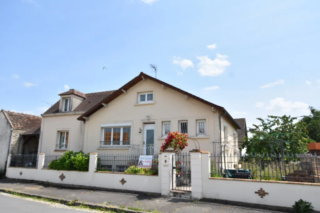 Esterno - Independent House with Garage in Rural Setting