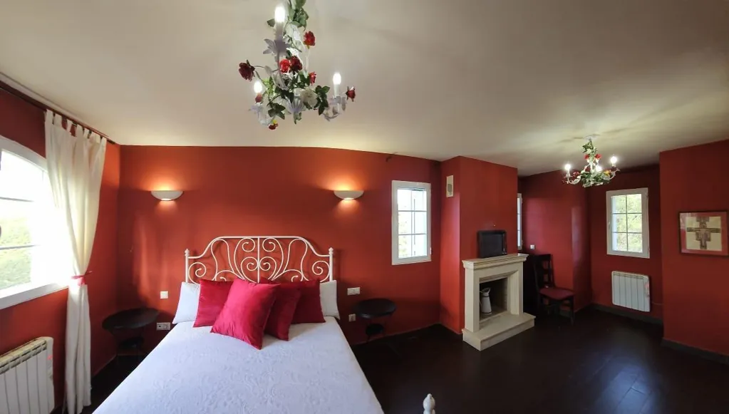 Bedrooms - Chalet with Pool in Sierra Norte, Madrid