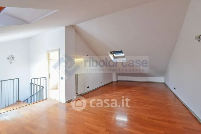 Toad - Four-Room Apartment with Balconies in Mariano Comense
