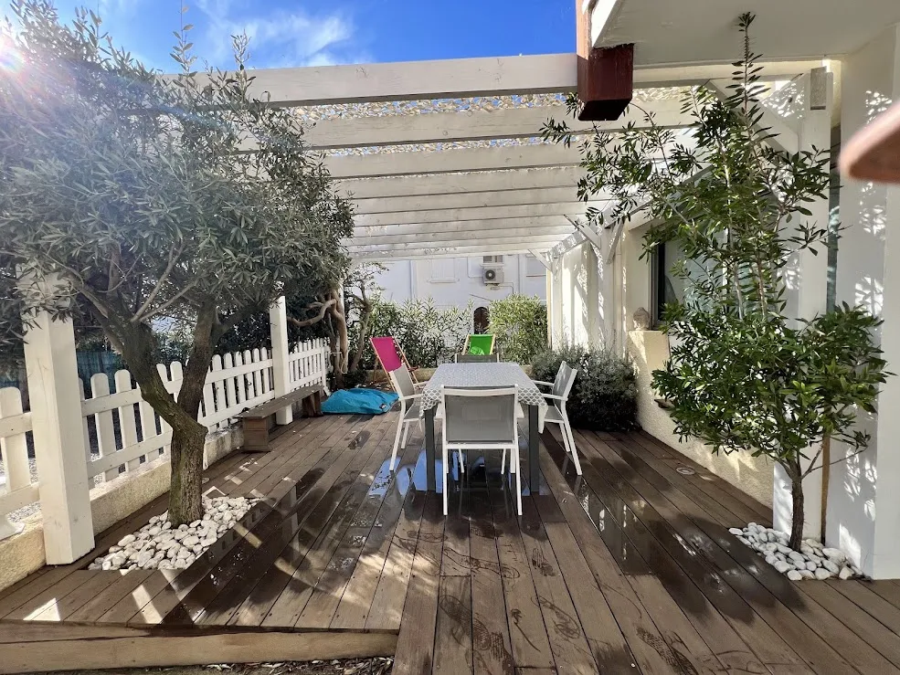 Terrass - Apartment with Terrace near St Pierre Beach