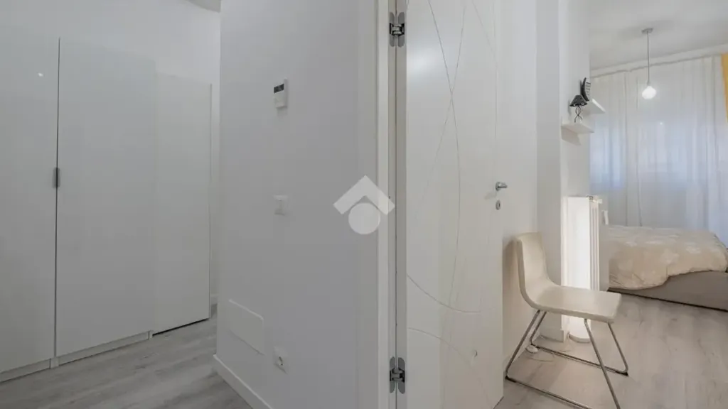 Chambres - Rearranged Apartment with Balcony in Rome