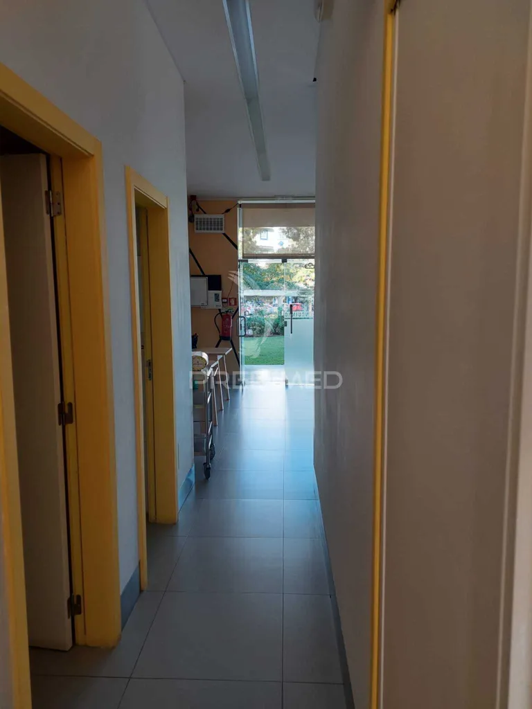 Entrée - Commercial Space with Esplanada in Quarteira