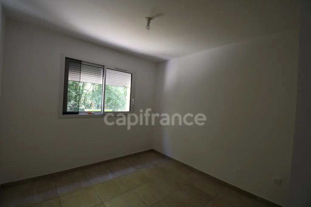 Rooms - Contemporary House with Pool in URZY