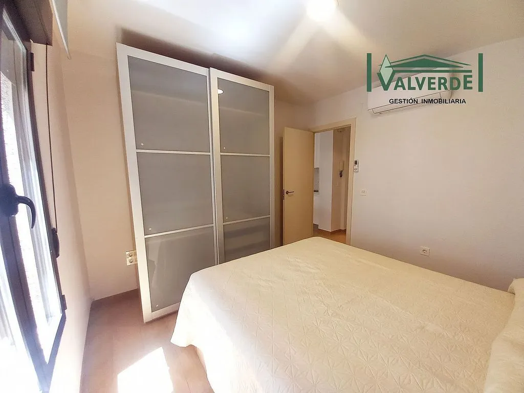 Bedrooms - Ample 1-Bedroom Apartment in Sagrario Centre