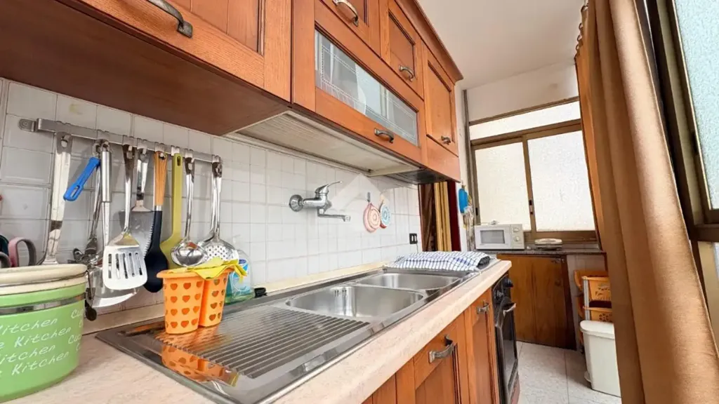 Cuisine - 4-Bedroom Apartment with Balcony in Palermo