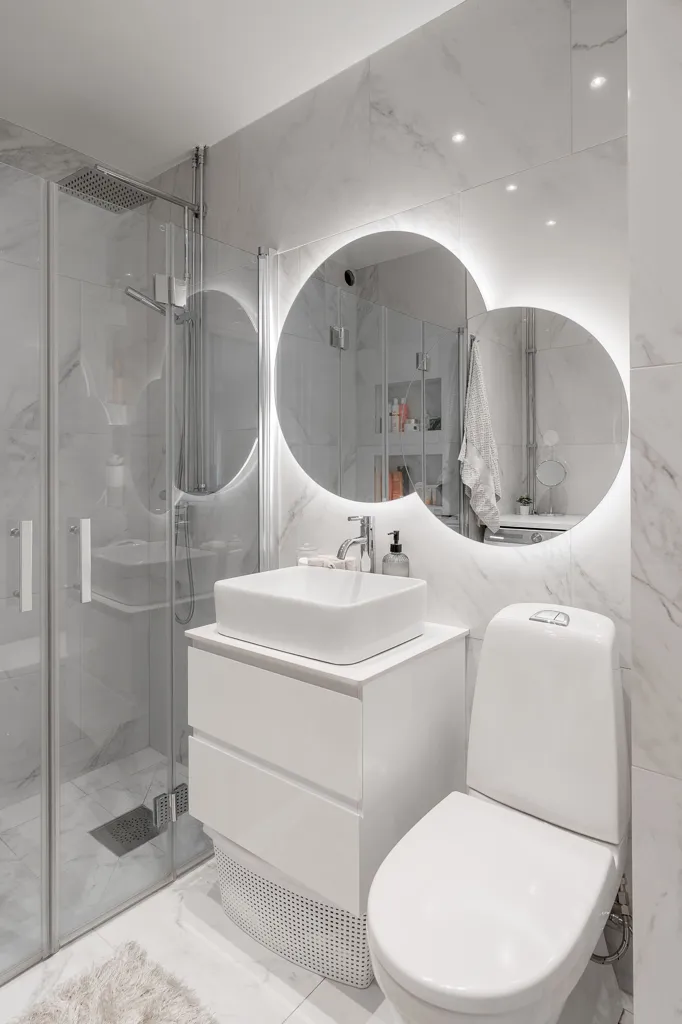 Salles de bain - Renovated 3-Bedroom with Balcony in Southeast