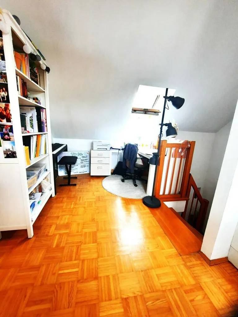 Kabinet - 2-Bedroom Apartment with Parking in Top Location