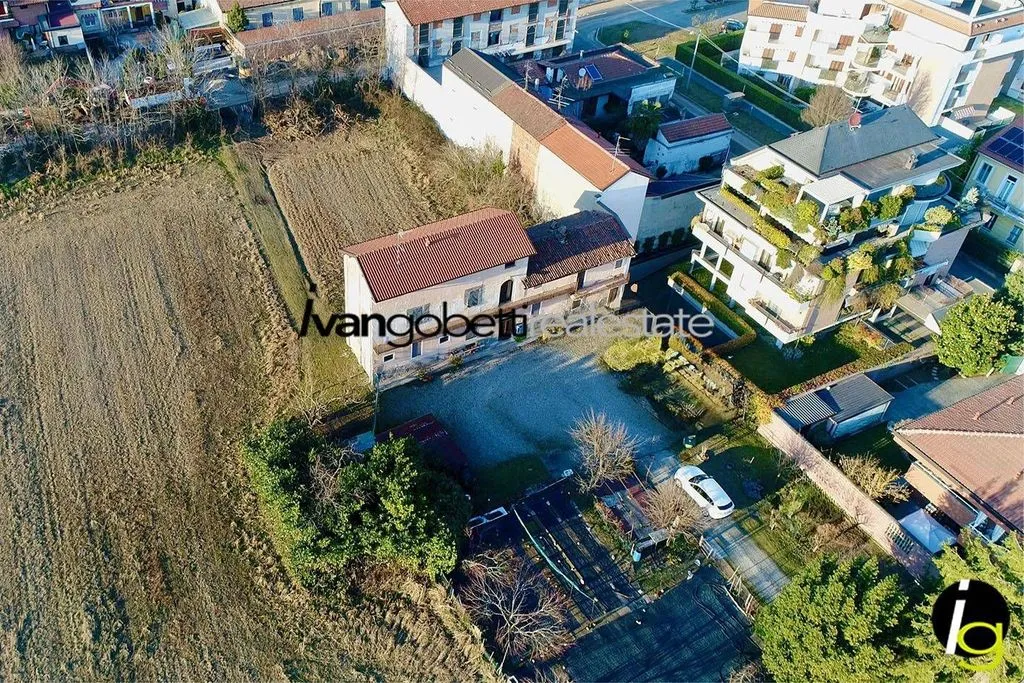 Õhuvaade - Rustic Farmhouse with Views in Busto Arsizio