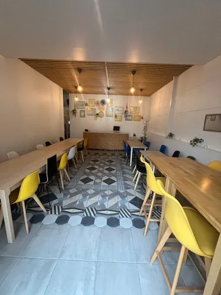 Sala da pranzo - Commercial Space with Kitchen in Lisses