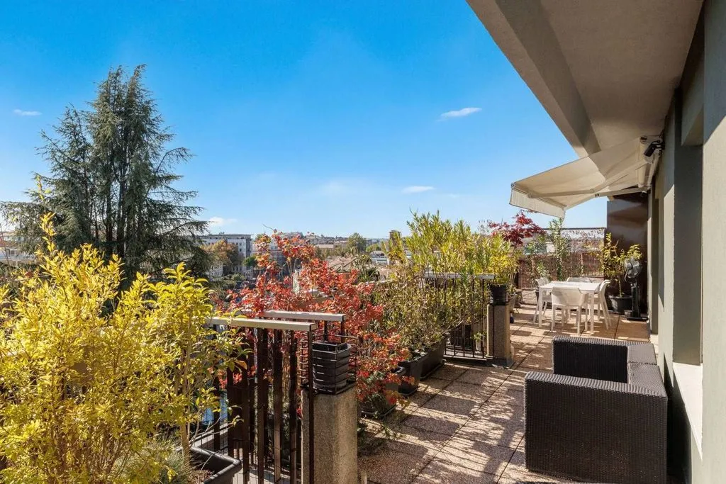 Rõdu - Luxury Penthouse with River View in Treviso