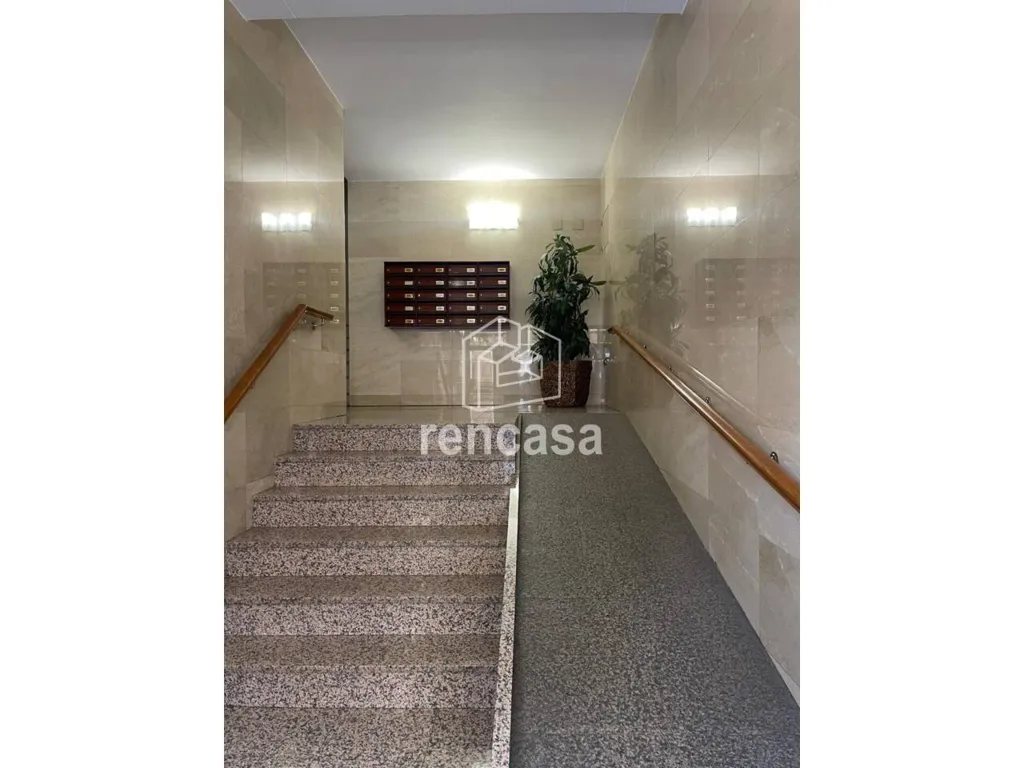 Toad - Spacious Flat with Terrace in Lleida Centre