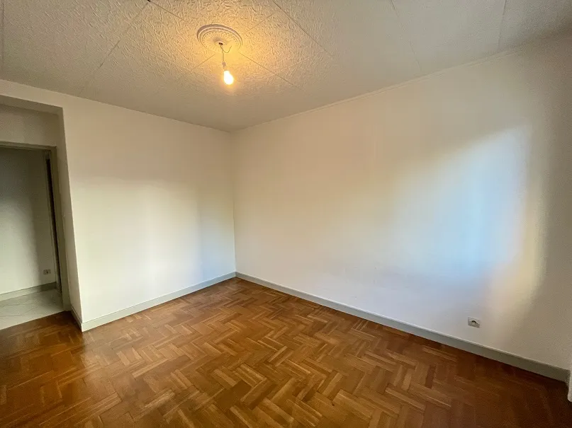 Toad - 3-Bedroom Flat with Balcony in Saint-Étienne