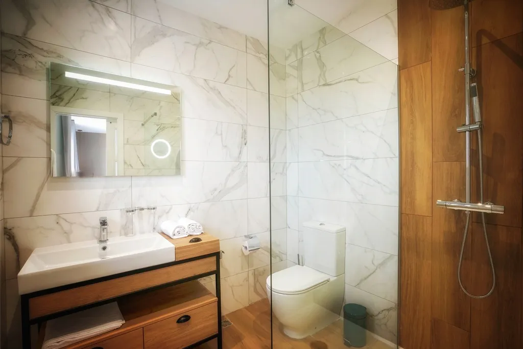 Salles de bain - Maison 4 chambres à Ibragg