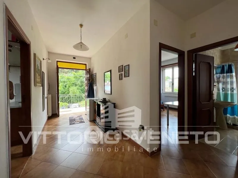 Esik - Apartment with Sea View in Laureana Cilento