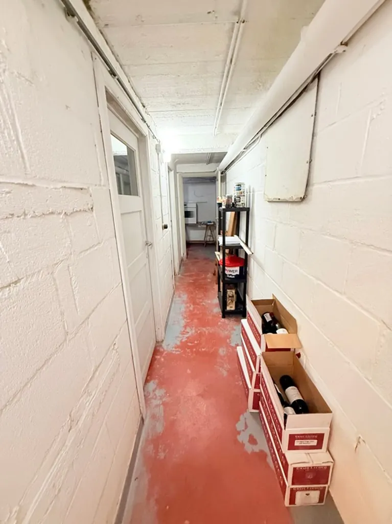 Garage - Villa avec Piscine dans le Faubourg à Waterloo