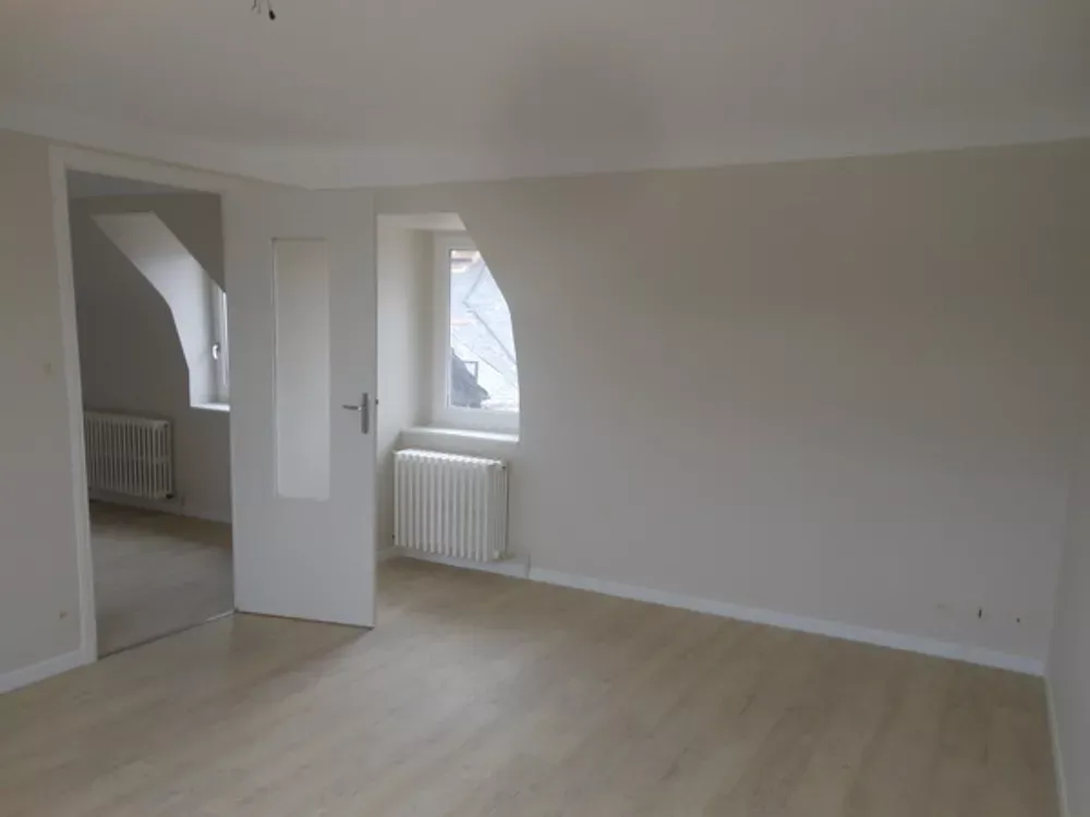 Pièces - Appartement au 3ème Étage avec Interphone à Rodez