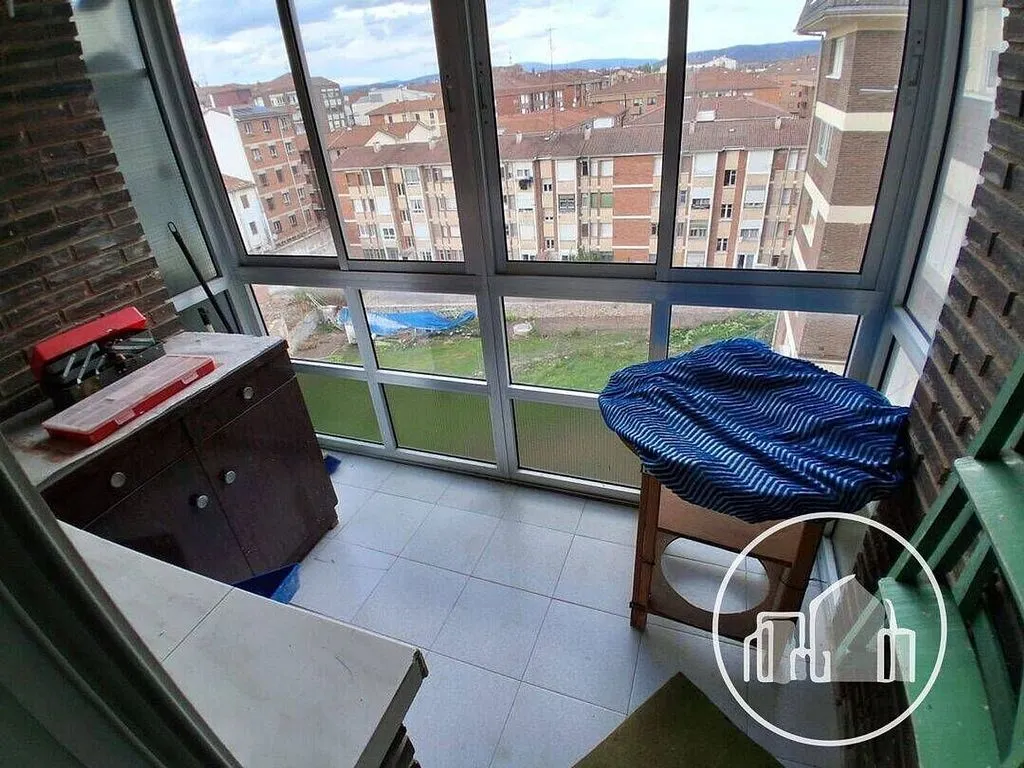 Balcony - Apartment with Gallery in Medina de Pomar