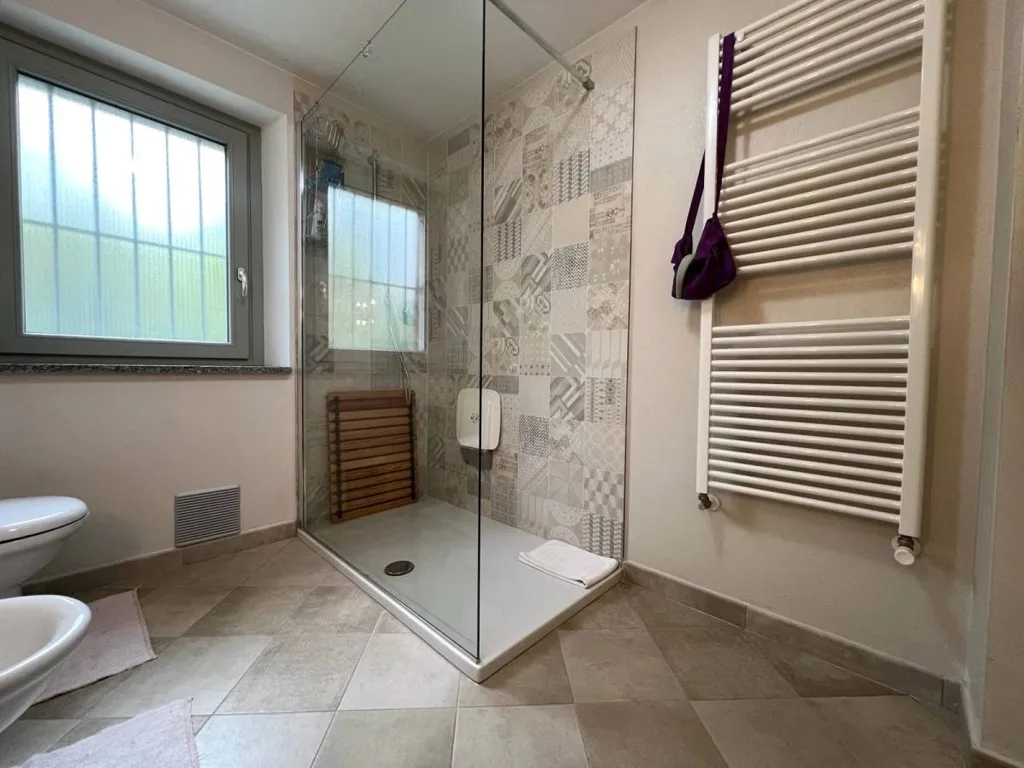 Salles de bain - Rustic Villa with Private Garden in Canale