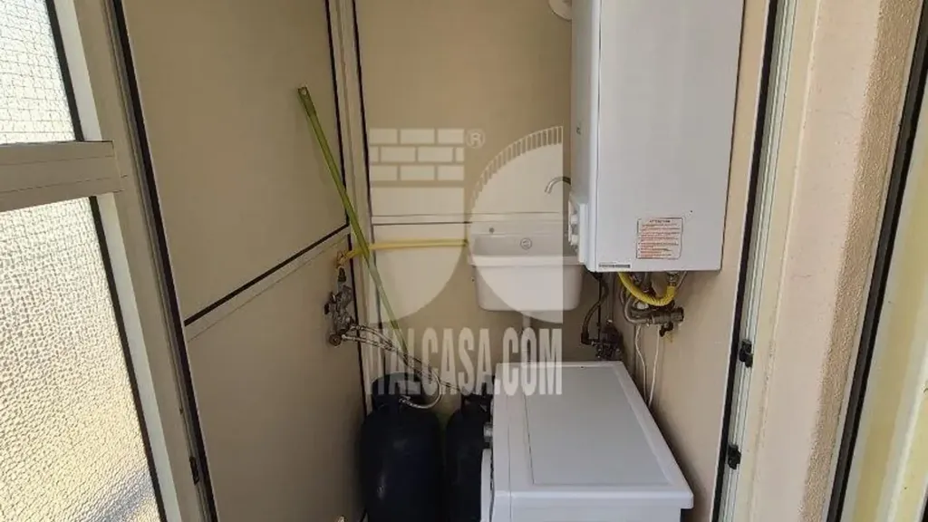 Lavanderia - Appartamento con balcone a Crotone