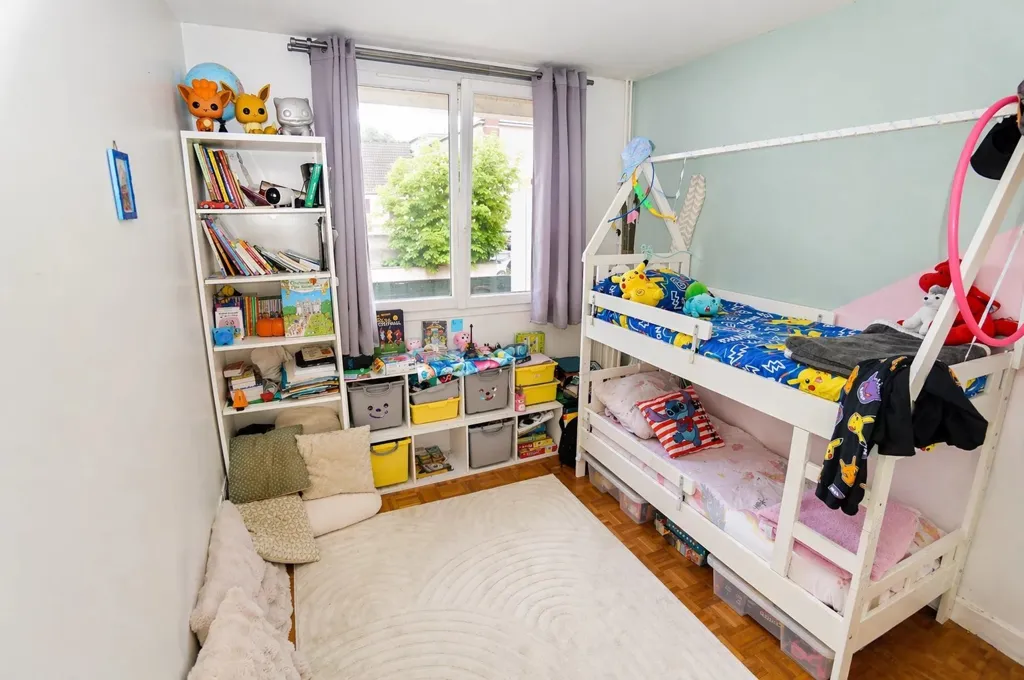 Magamistoad - 3-Bedroom Flat with Balcony in Livry-Gargan