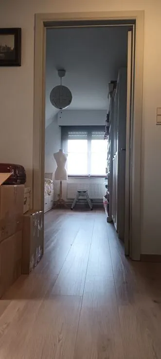 Entrée - Villa Spacieuse avec Jardin dans un Quartier Résidentiel