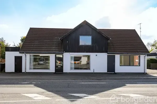 Välivaade - Villa with Business Potential in Auning