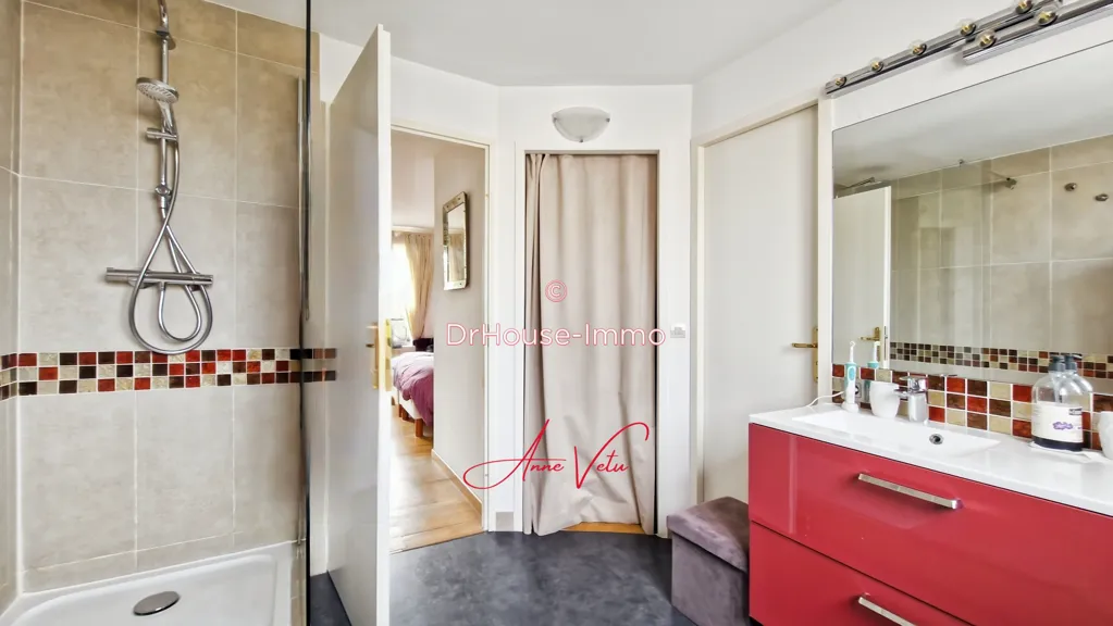 Bathrooms - House with Garden in Chêne Feuillu, Achères