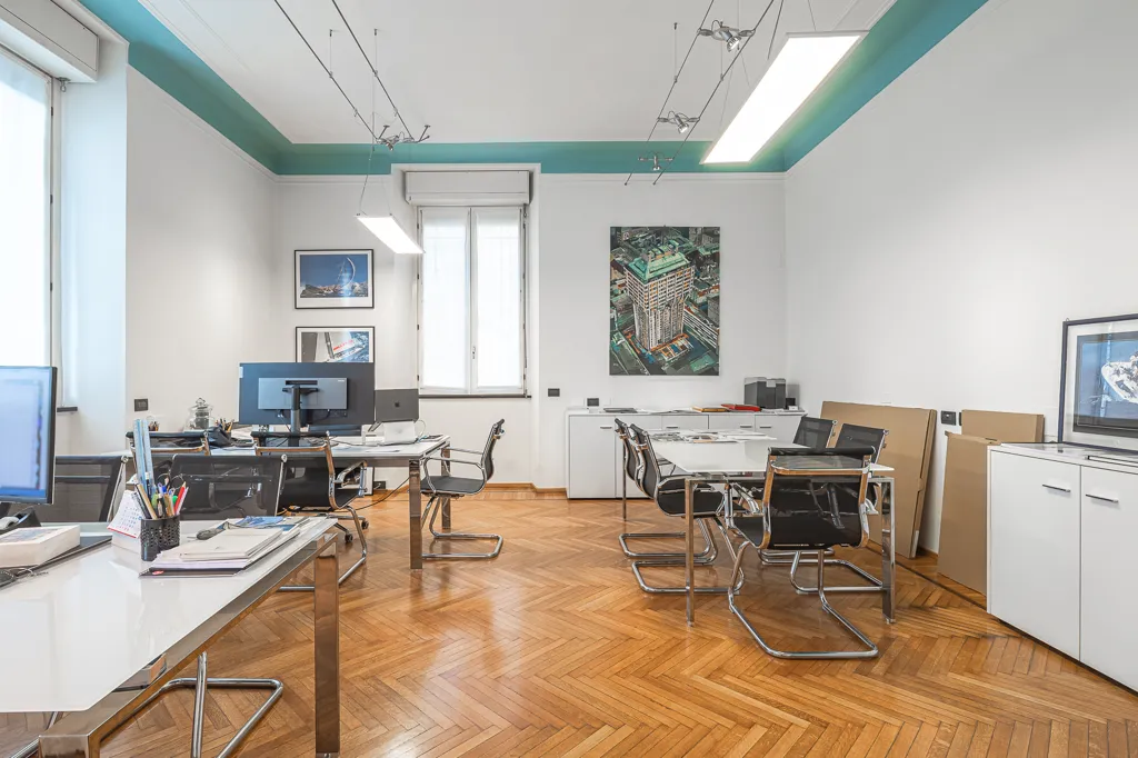 Kabinet - Office with Conversion Potential in Milan