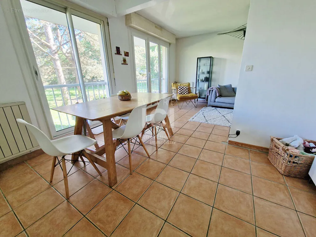 Salle à manger - Appartement T4 avec Parking et Ascenseur à Nantes
