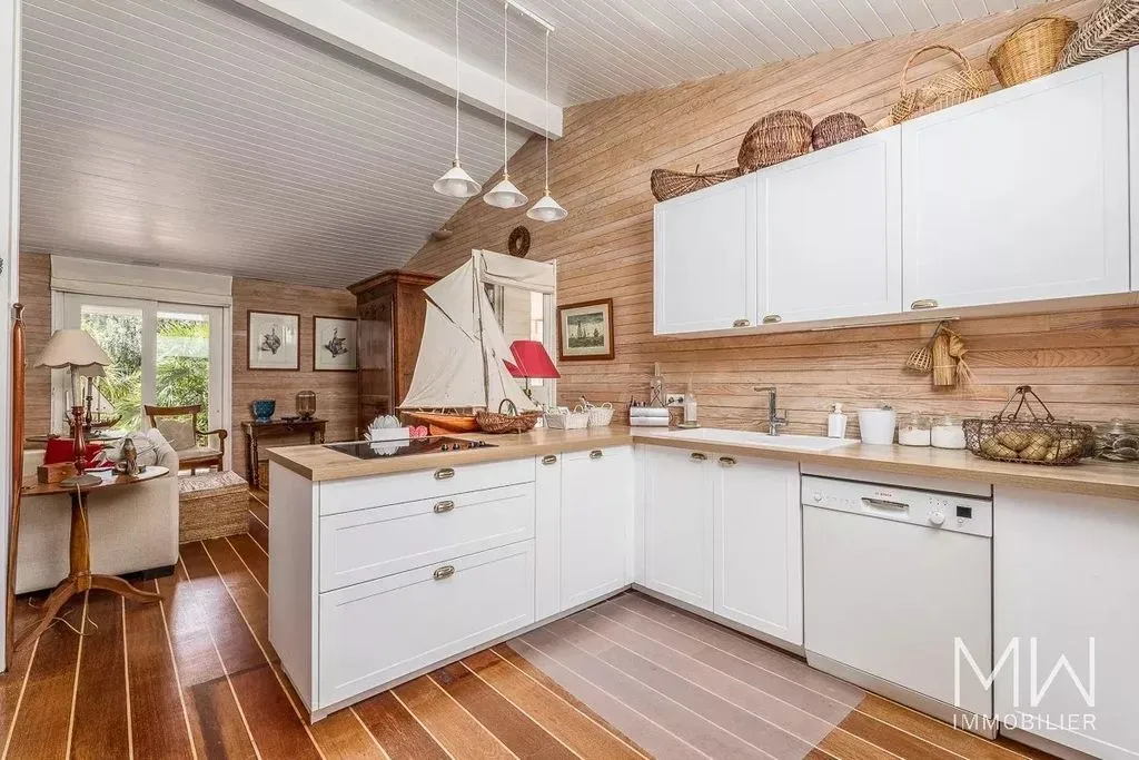 Cuisine - Villa Luxueuse avec Vue sur la Baie à Cap Ferret