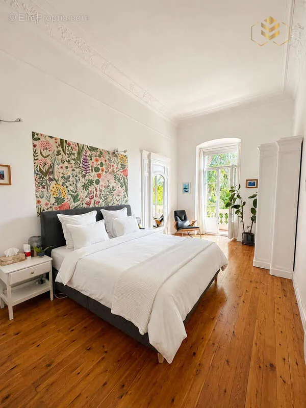 Bedrooms - Characterful Apartment with Balcony in Menton