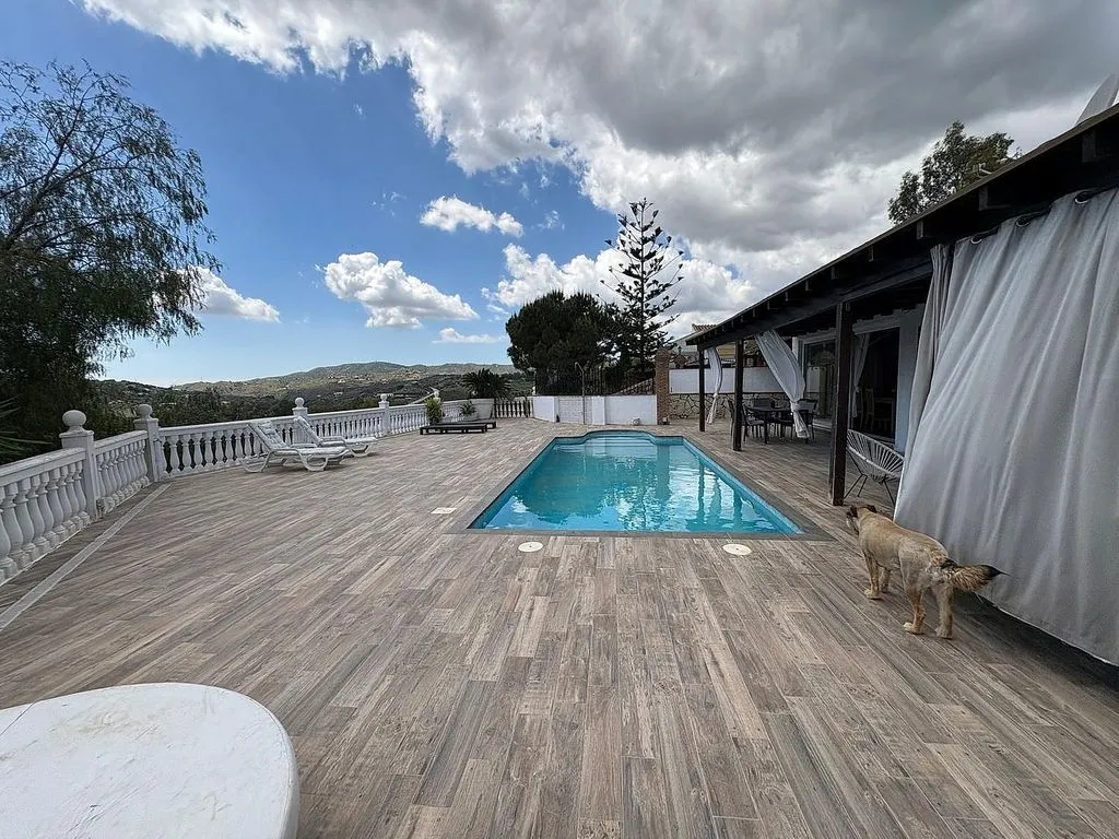 Bassein - Chalet with Pool and Terrace in La Viñuela