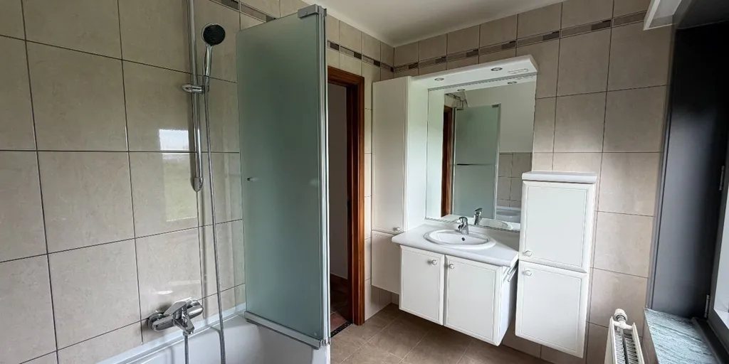 Bathrooms - Villa with Meadow View in Kester