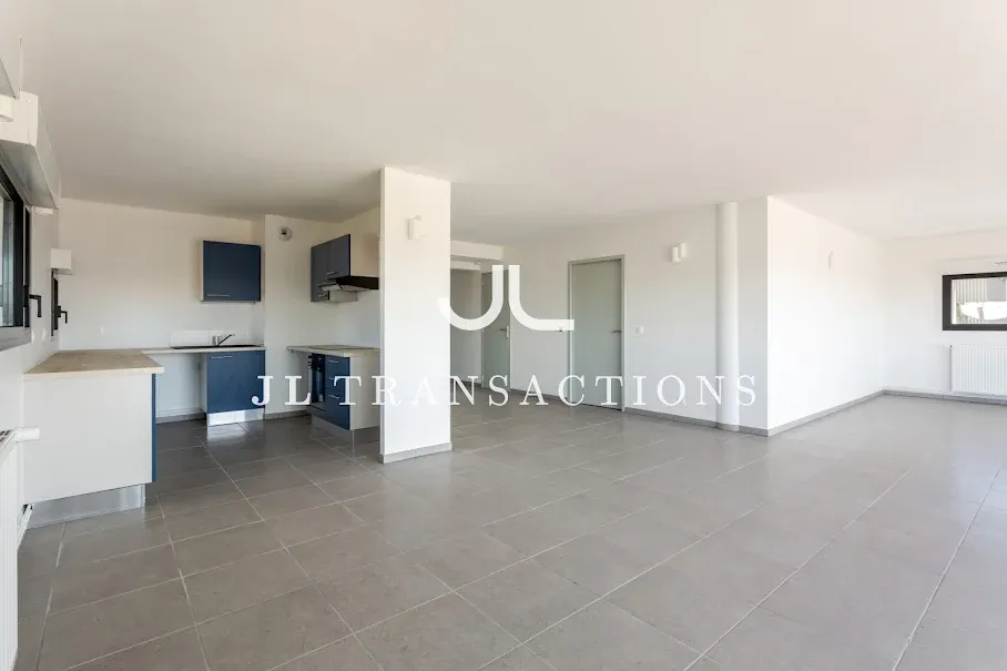 Köök - Spacious 5-Piece Apartment with Terrace in Bordeaux