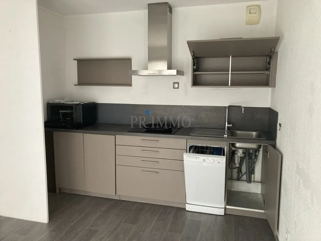 Kitchen - 2-Bedroom Flat with Garage in Puget-sur-Argens
