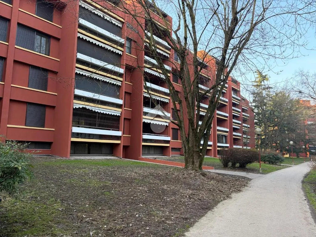 Extérieur - Bright 2-Bedroom Apartment with Balcony in Basiglio