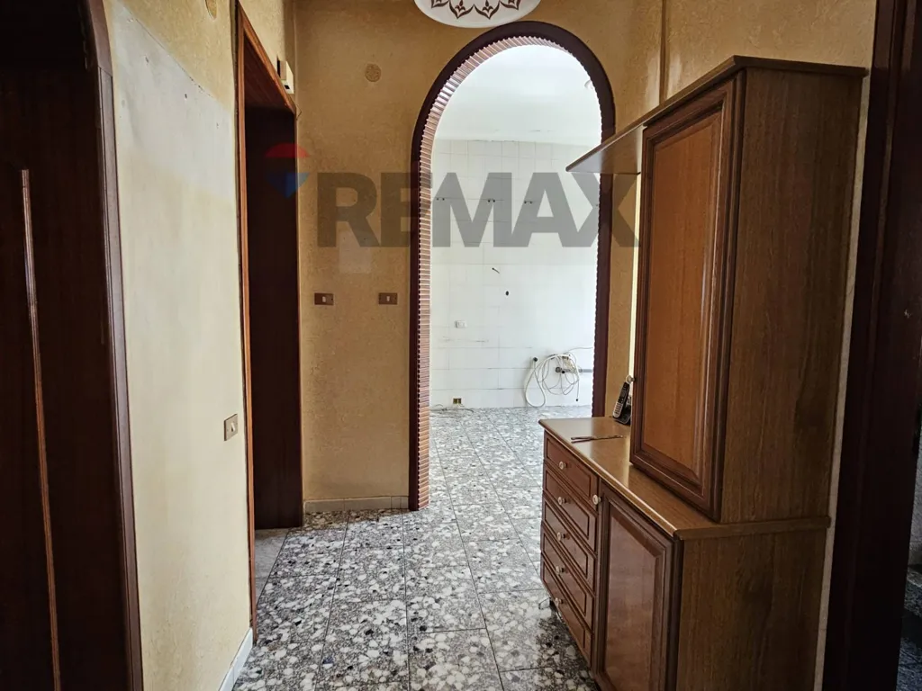 Esik - Three-Bedroom Apartment with Balcony in Afragola