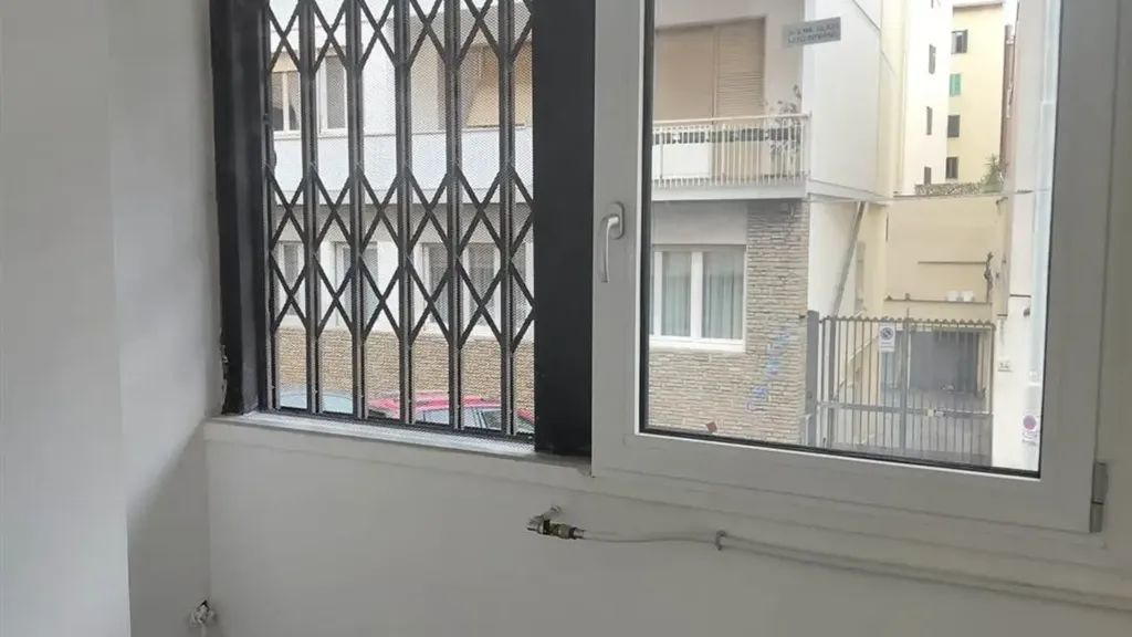 Pièces - Rustic-Style Apartment with Veranda in Florence