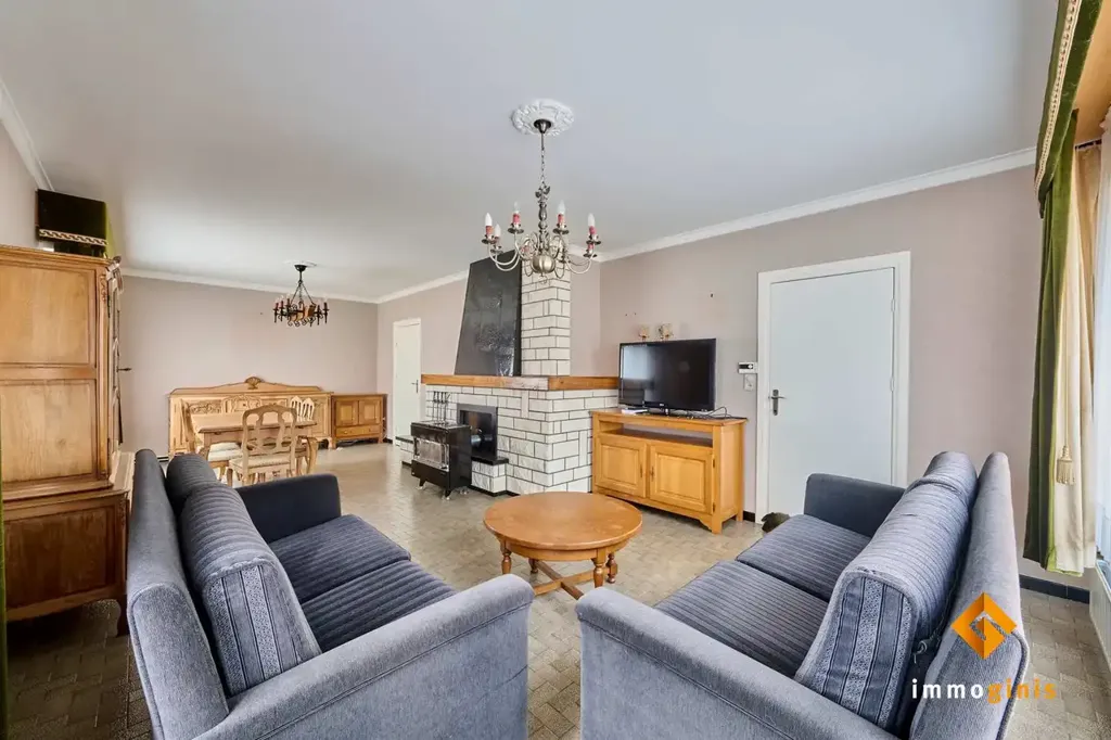 Elutuba - Spacious House with Green View in 10a17ca Plot