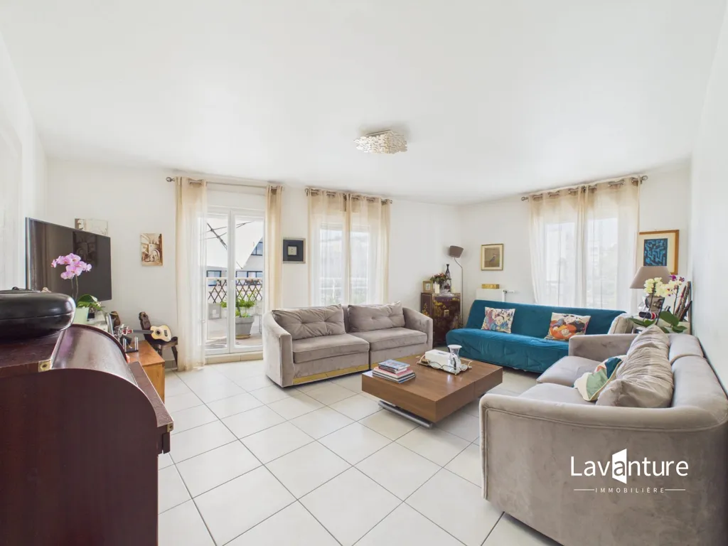 Séjour - Appartement 3 Pièces avec Balcon à Châtenay-Malabry