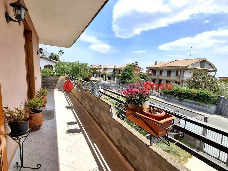 Rõdu - Apartment with Sea View in Viagrande