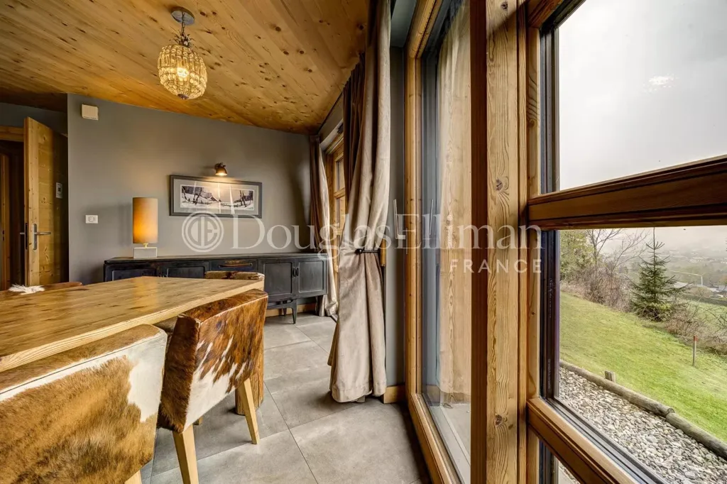 Salle à manger - Chalet Moderne avec Vue Panoramique à Morzine
