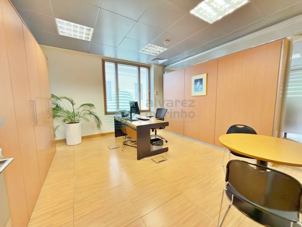 Office - Office with Air Conditioning in Campo Grande, Lisbon