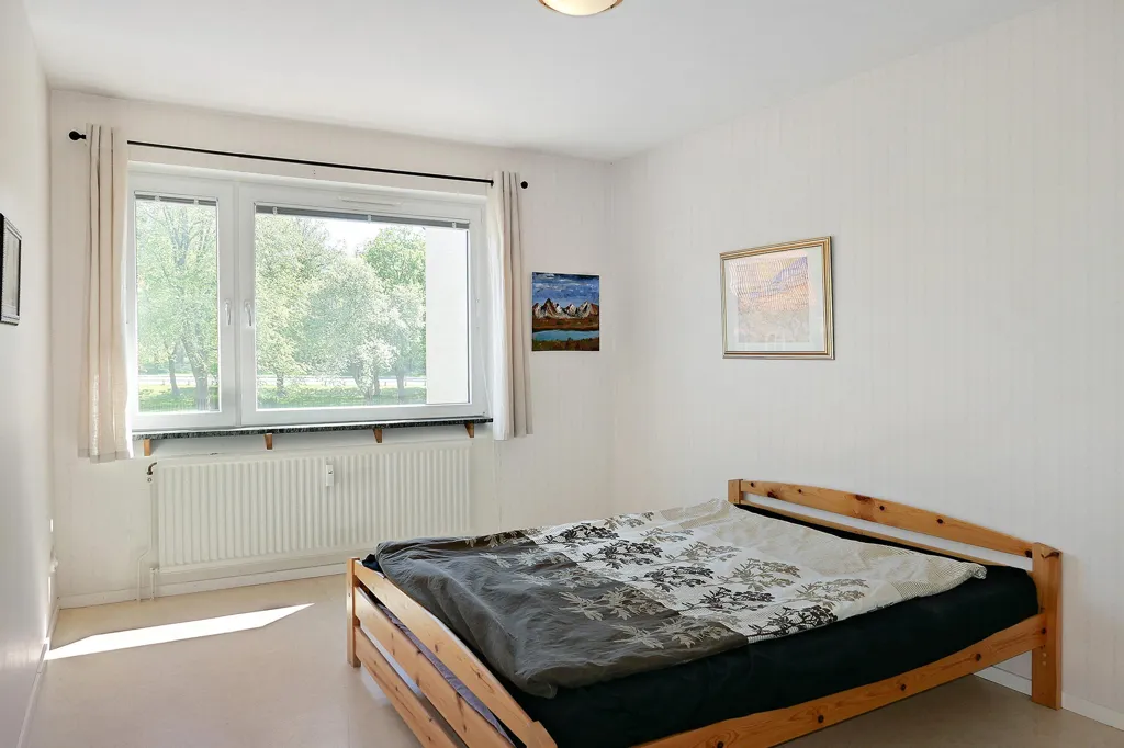 Chambres - 3-Room Apartment with Balcony in Åmål