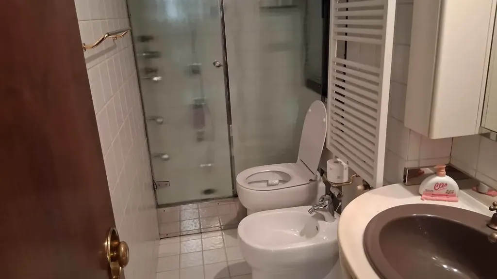 Salles de bain - Twin-Unit Apartment with Garden in Florence