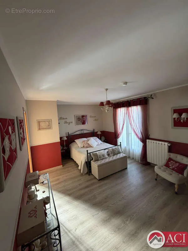 Chambres - Maison 6 pièces à Chambly