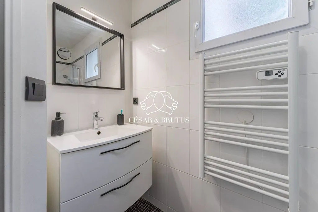Vannitoad - Luxury Apartment with Private Garden in Villeurbanne