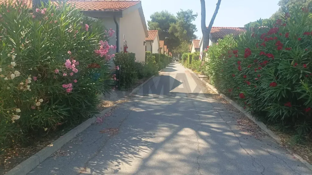 Välivaade - Typical House with Private Garden in Piombino