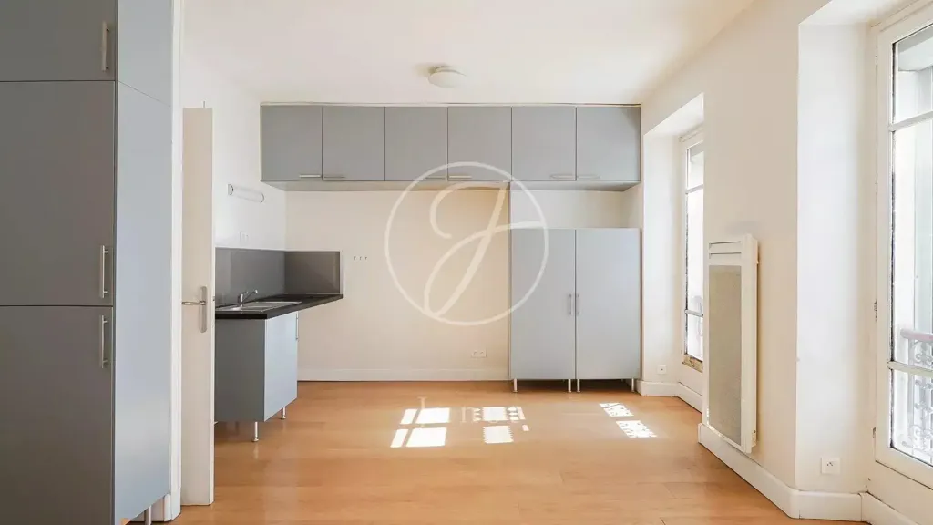 Kitchen - 4-Piece Apartment with Courtyard View in Paris 75011